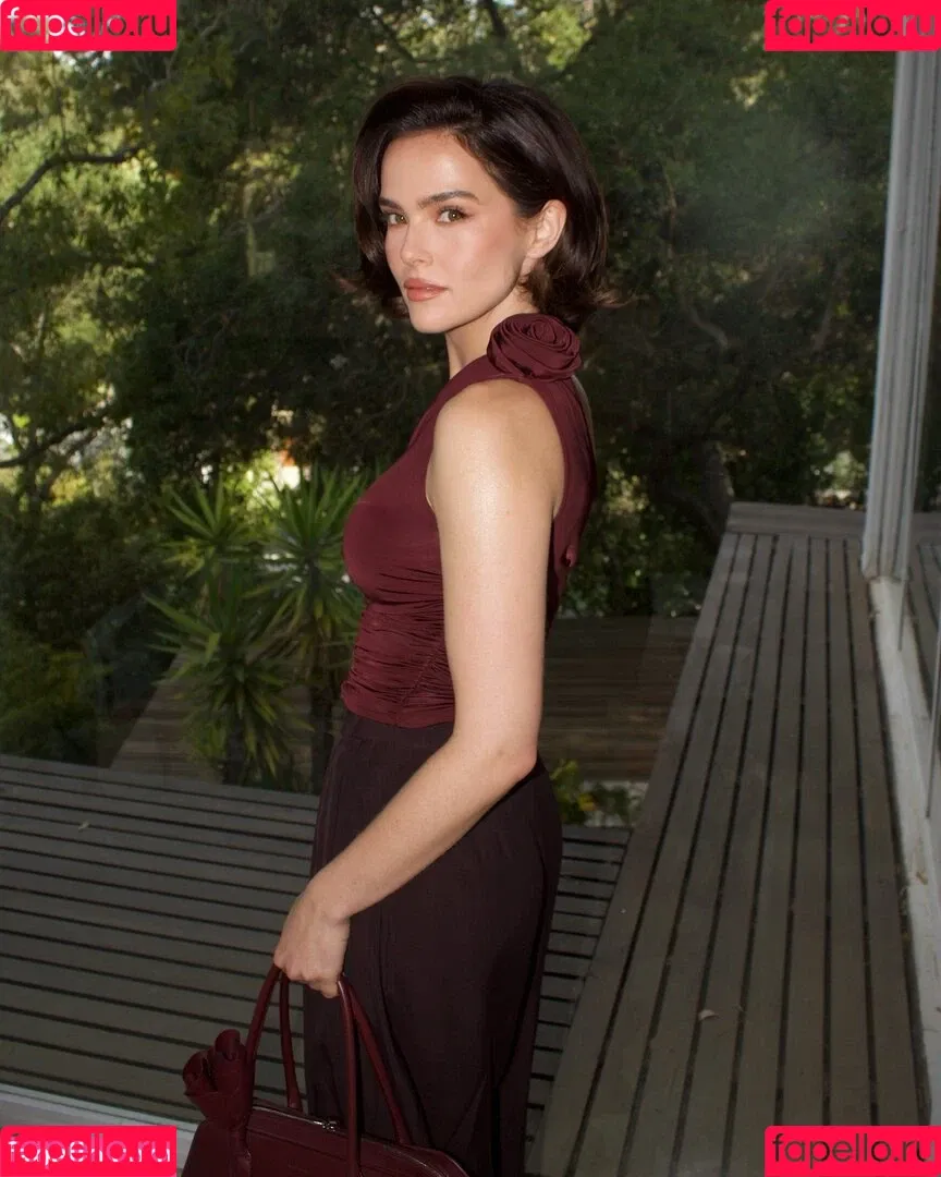 Zoey Deutch / zoeydeutch Onlyfans Photo Gallery 