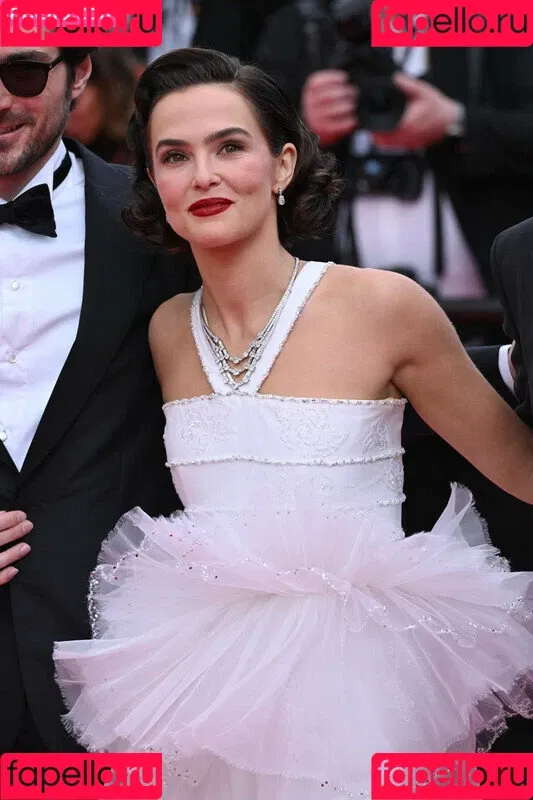 Zoey Deutch / zoeydeutch Onlyfans Photo Gallery 