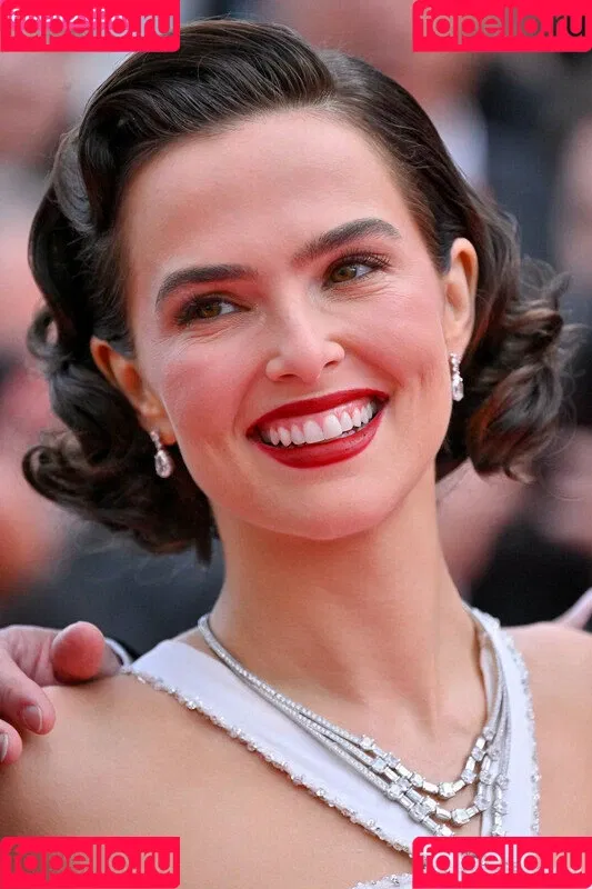 Zoey Deutch / zoeydeutch Onlyfans Photo Gallery 