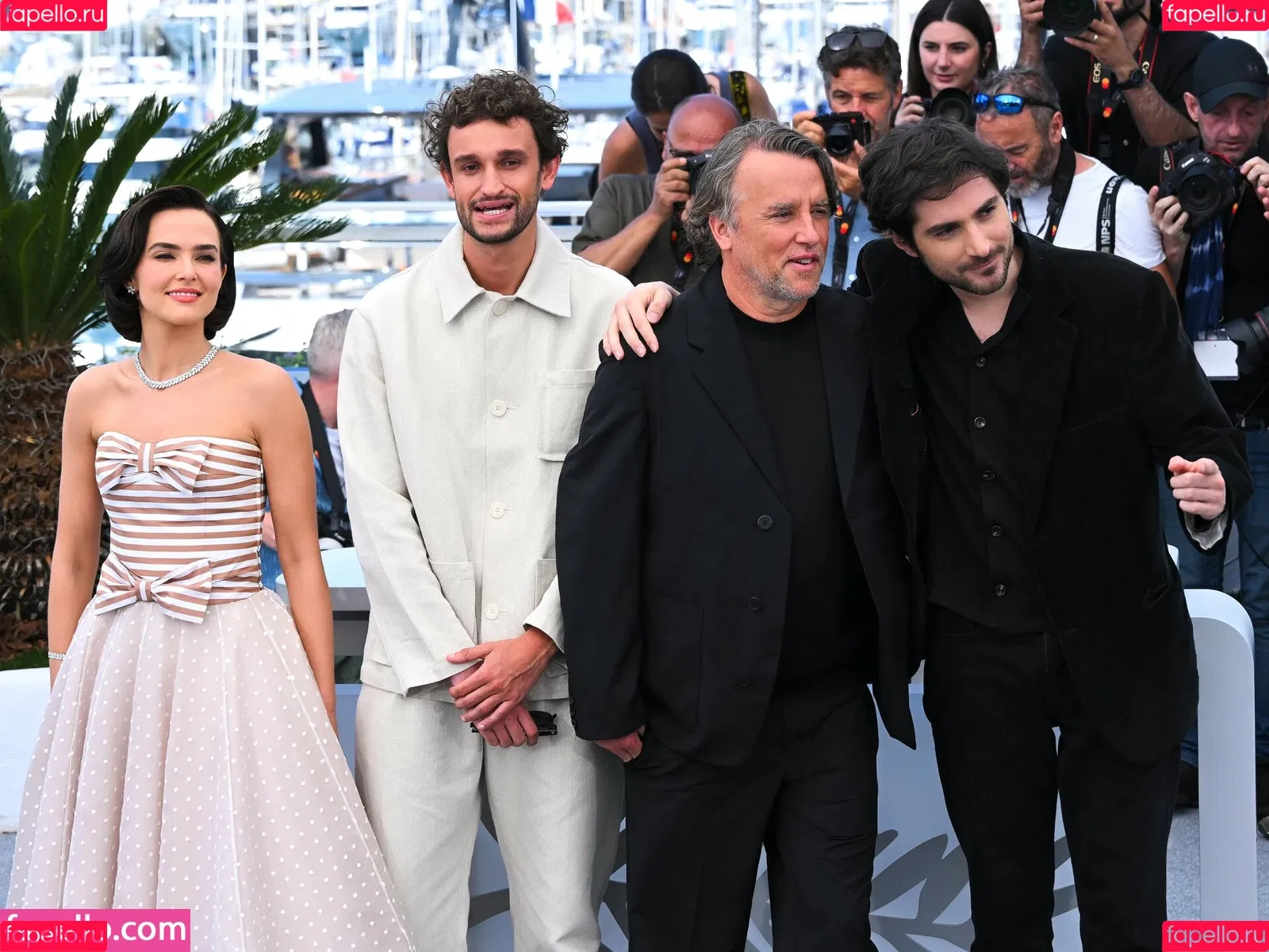 Zoey Deutch / zoeydeutch Onlyfans Photo Gallery 