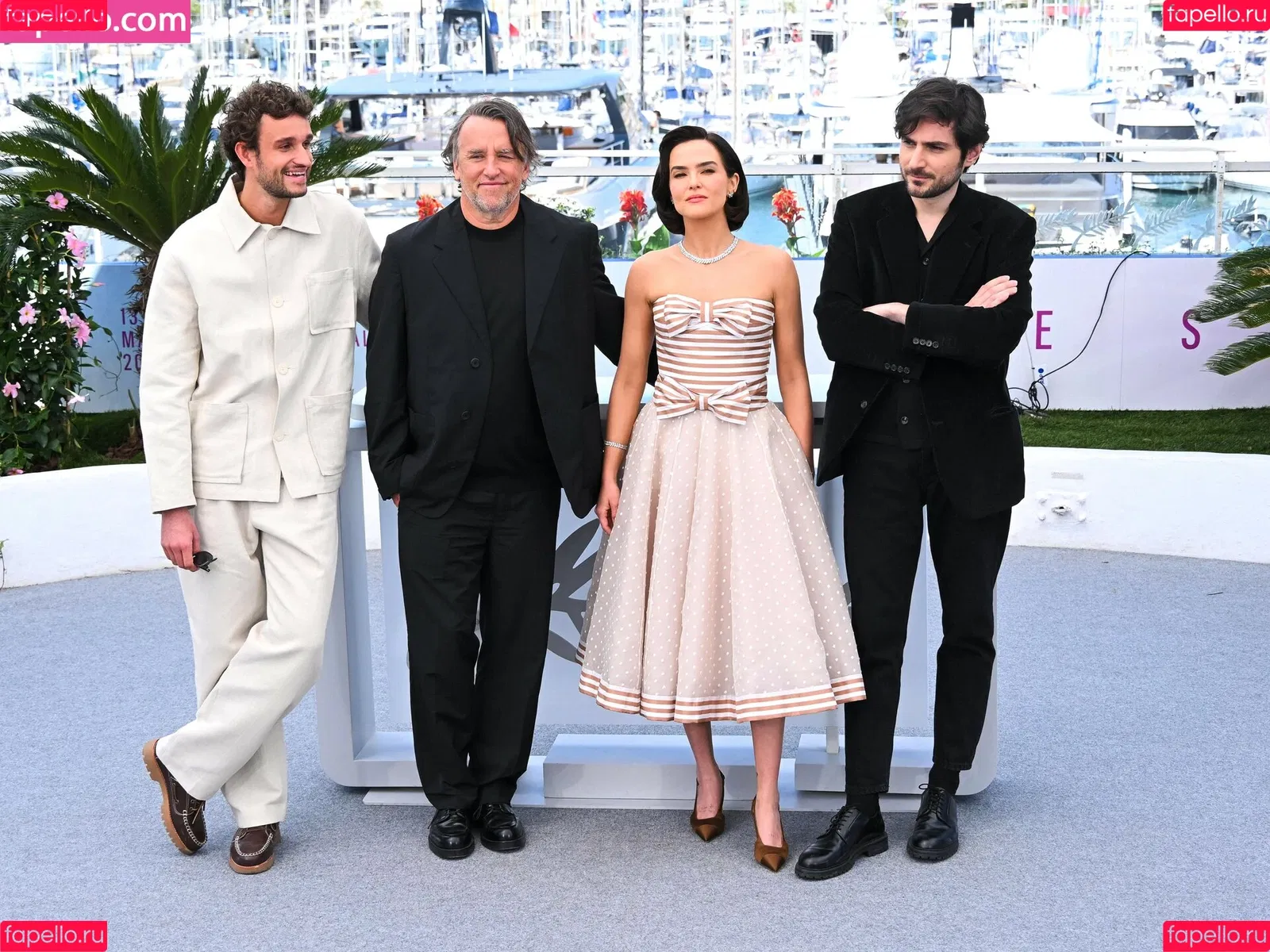 Zoey Deutch / zoeydeutch Onlyfans Photo Gallery 