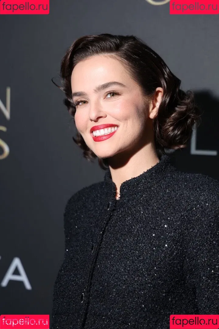 Zoey Deutch / zoeydeutch Onlyfans Photo Gallery 