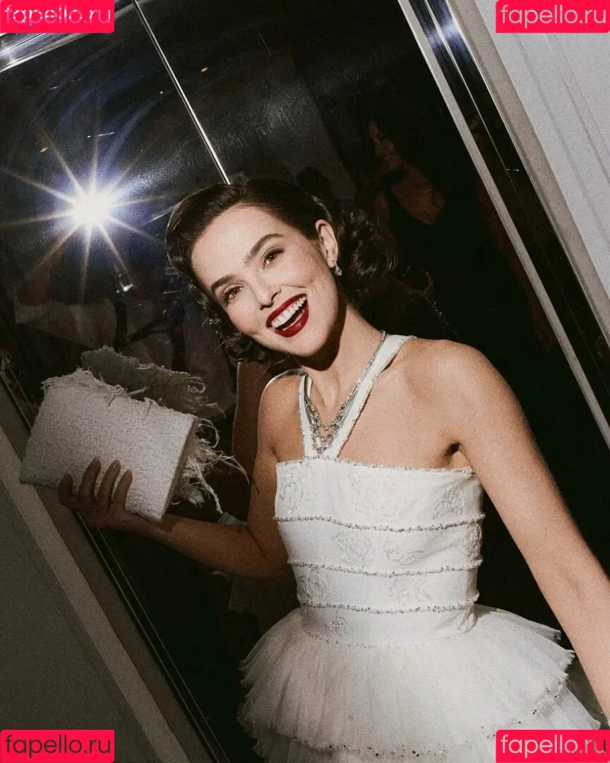 Zoey Deutch / zoeydeutch Onlyfans Photo Gallery 