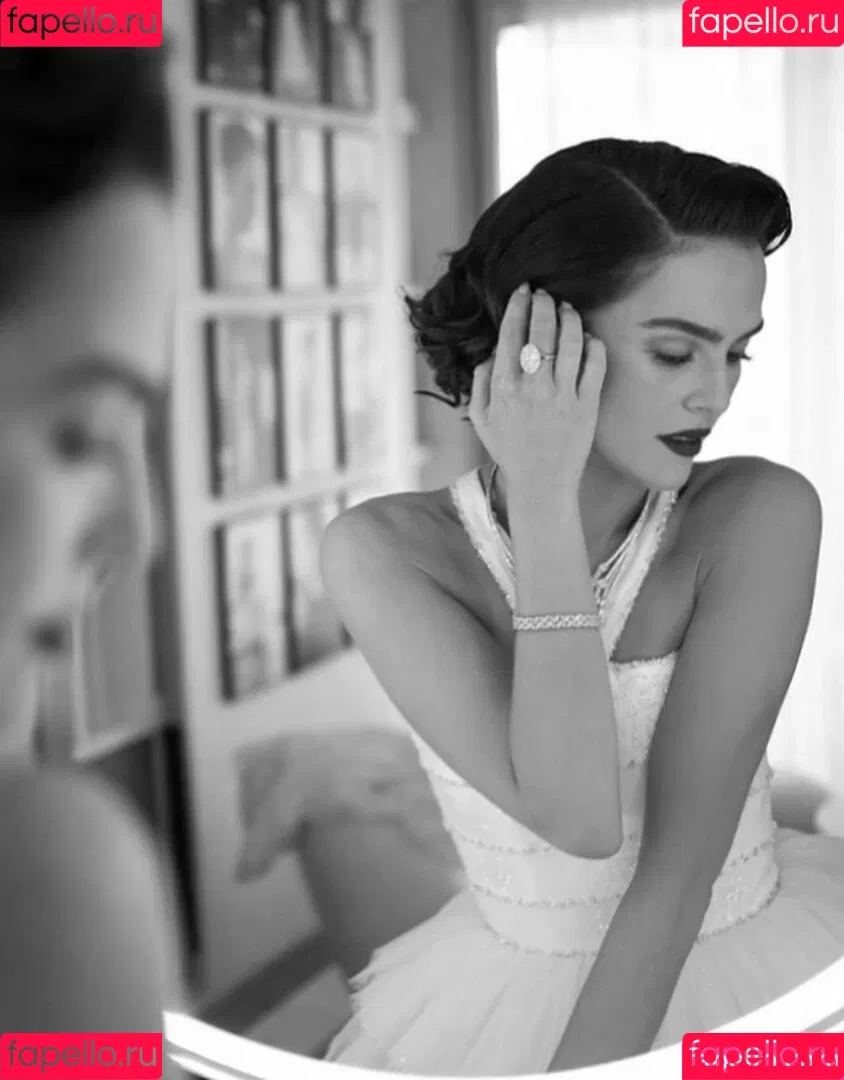 Zoey Deutch / zoeydeutch Onlyfans Photo Gallery 