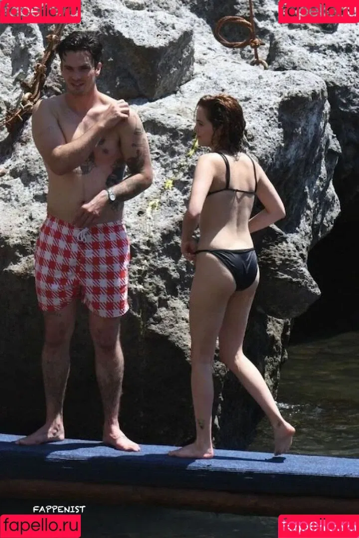 Zoey Deutch / zoeydeutch Onlyfans Photo Gallery 