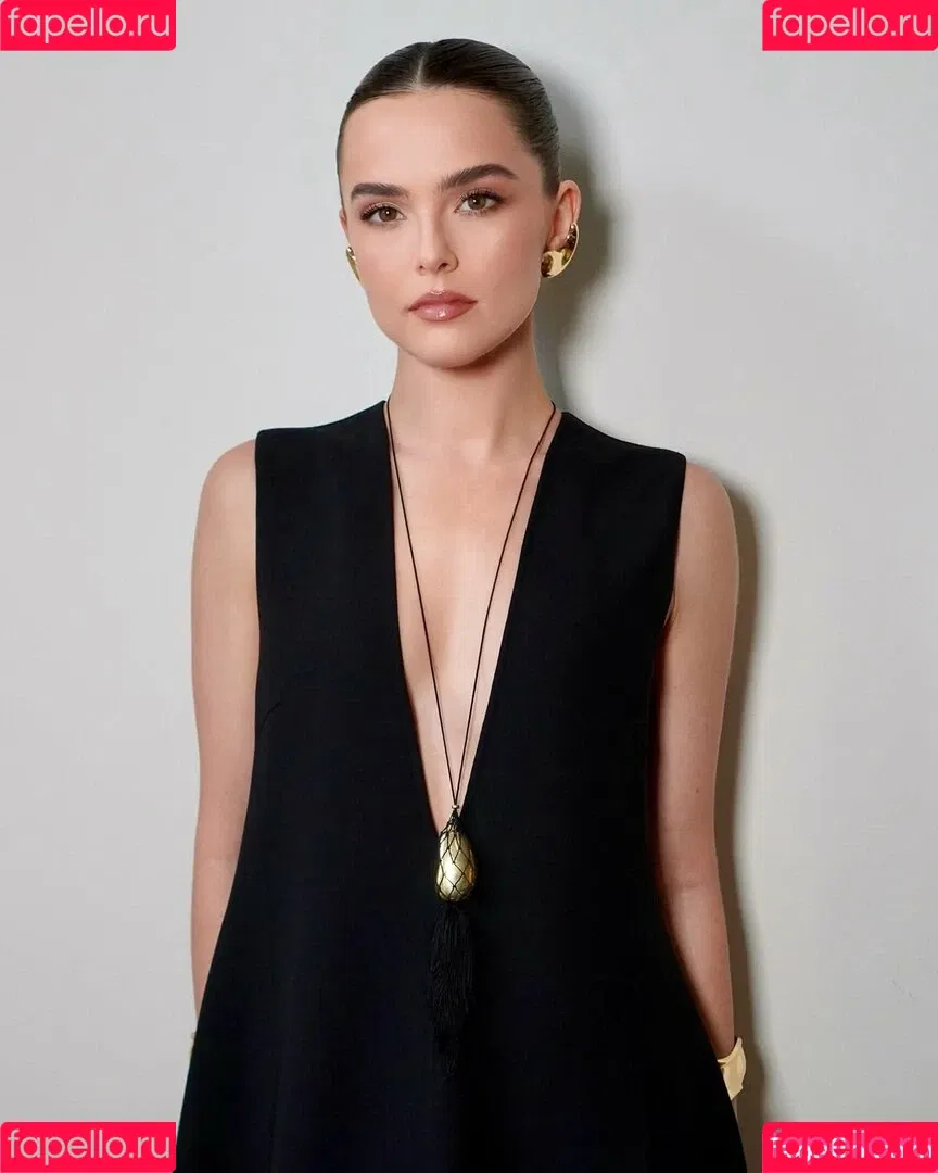 Zoey Deutch / zoeydeutch Onlyfans Photo Gallery 