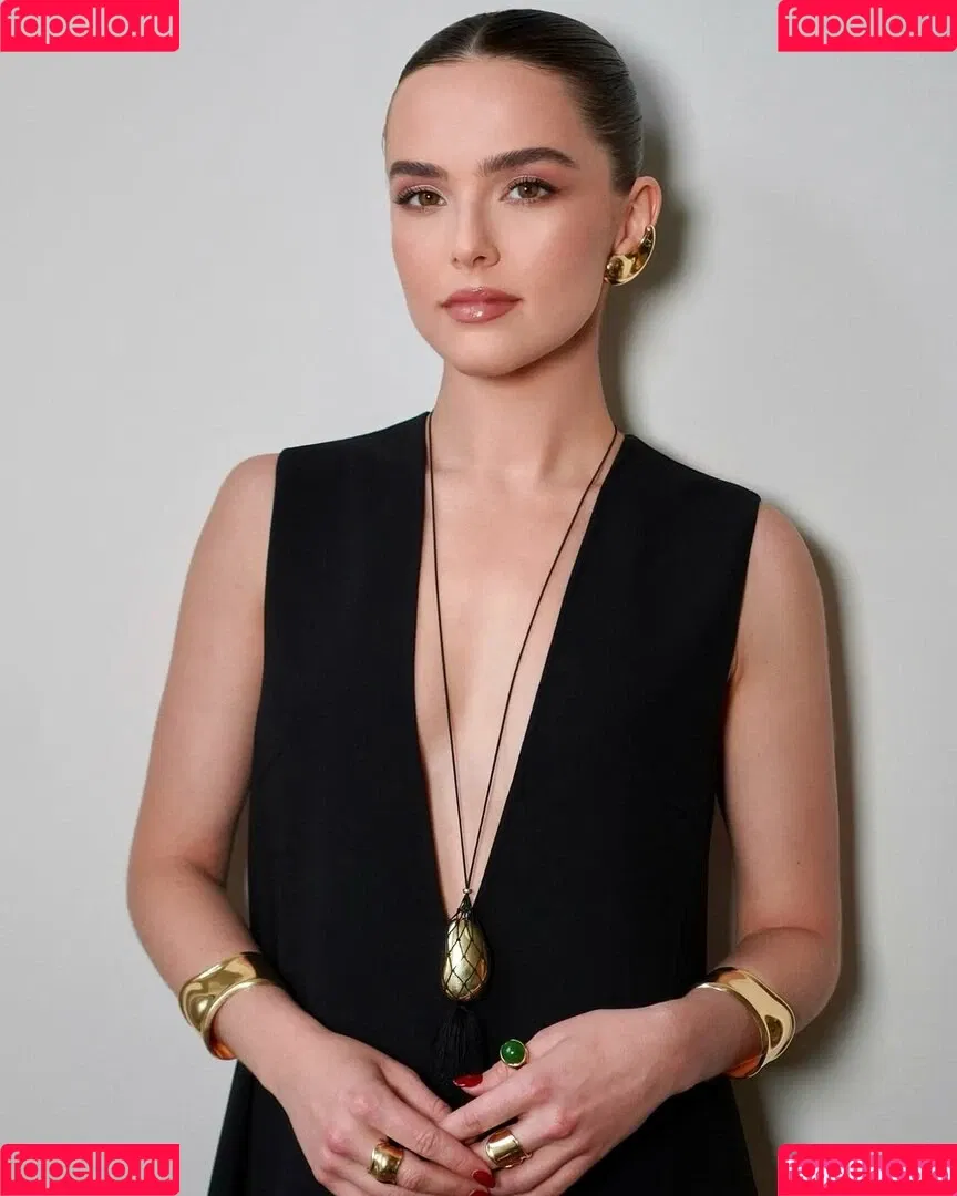 Zoey Deutch / zoeydeutch Onlyfans Photo Gallery 