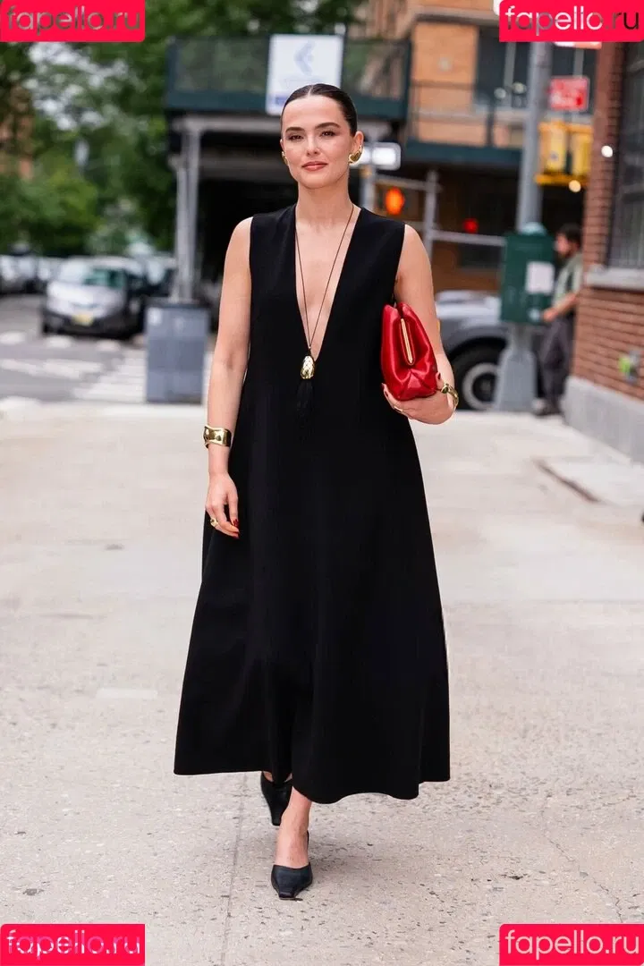 Zoey Deutch / zoeydeutch Onlyfans Photo Gallery 