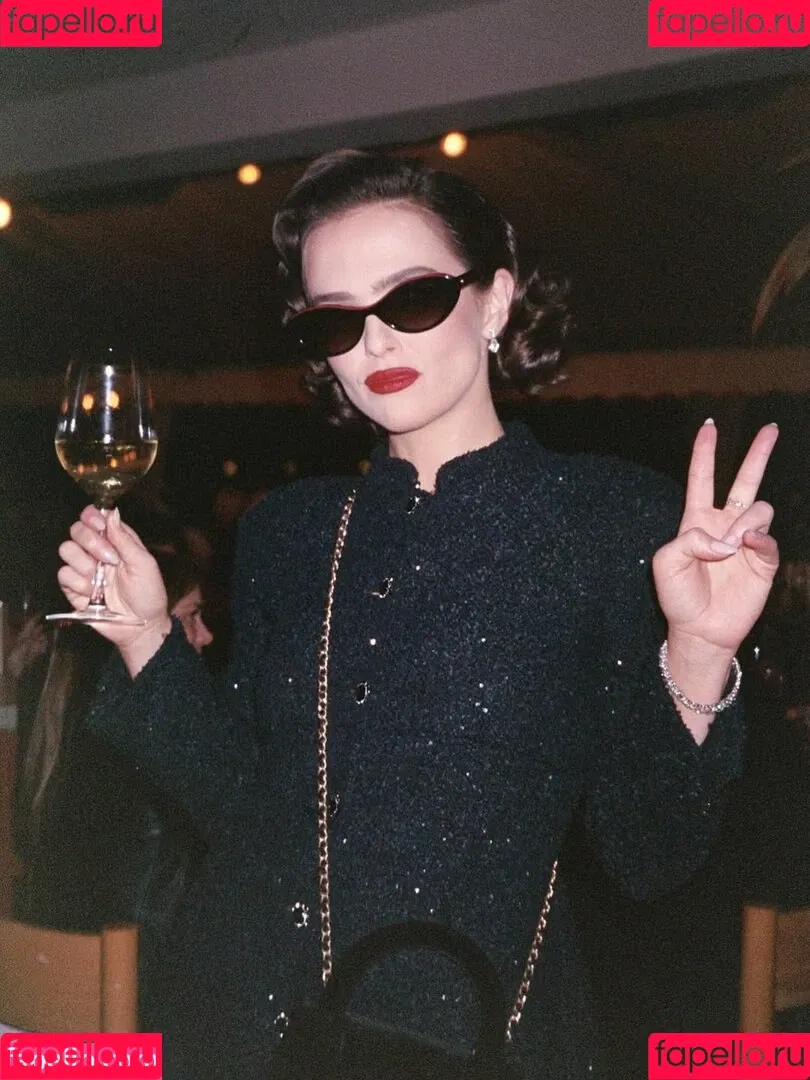 Zoey Deutch / zoeydeutch Onlyfans Photo Gallery 