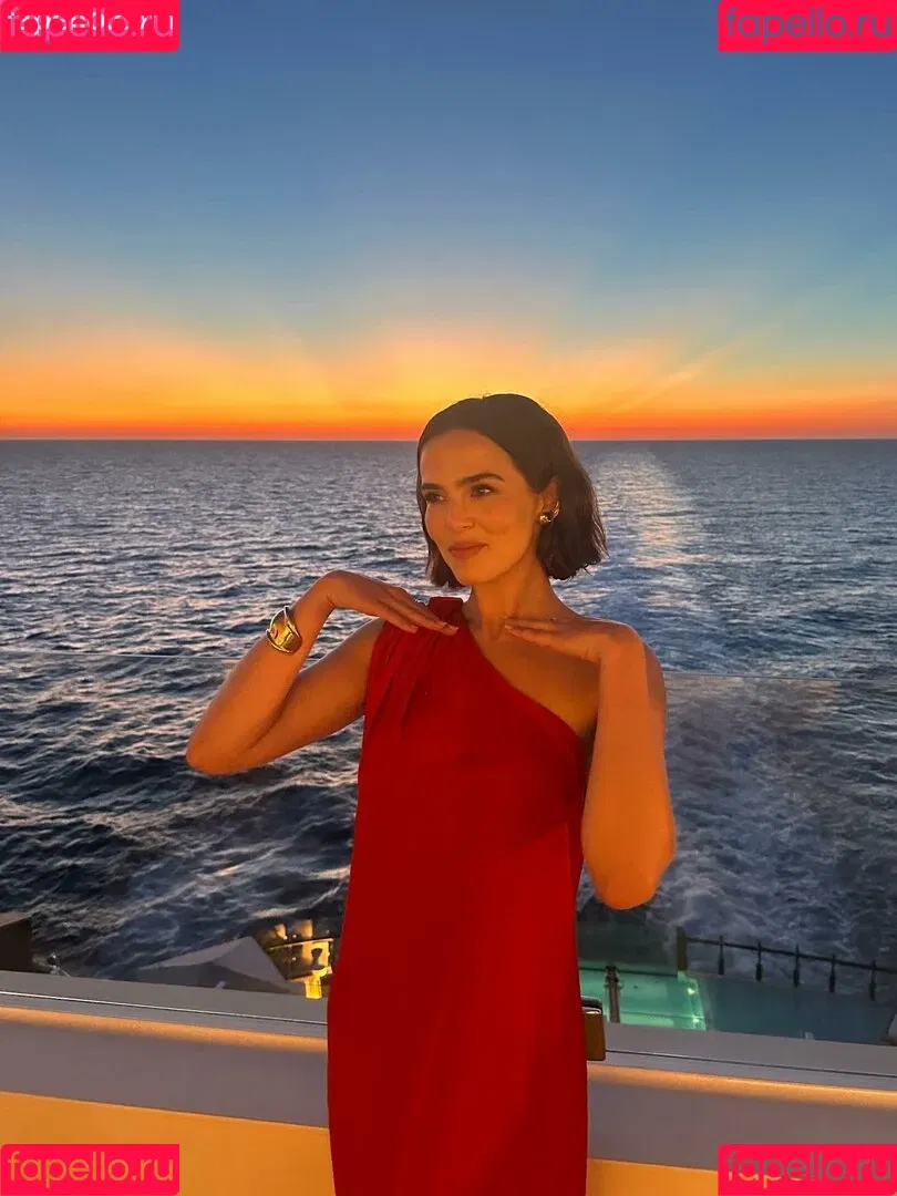 Zoey Deutch / zoeydeutch Onlyfans Photo Gallery 