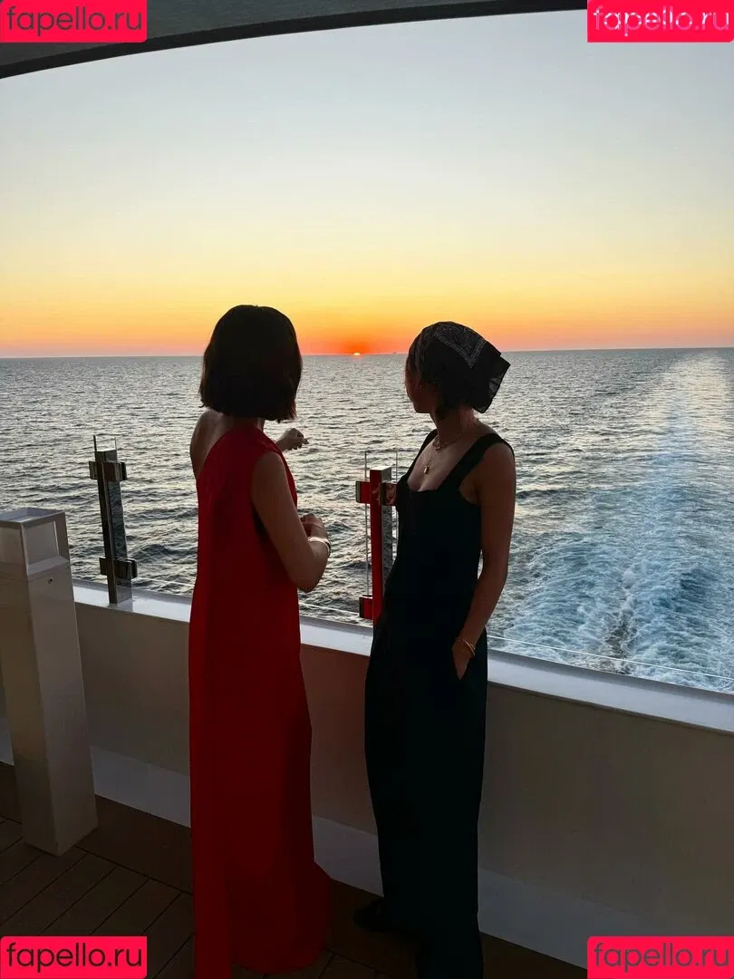 Zoey Deutch / zoeydeutch Onlyfans Photo Gallery 