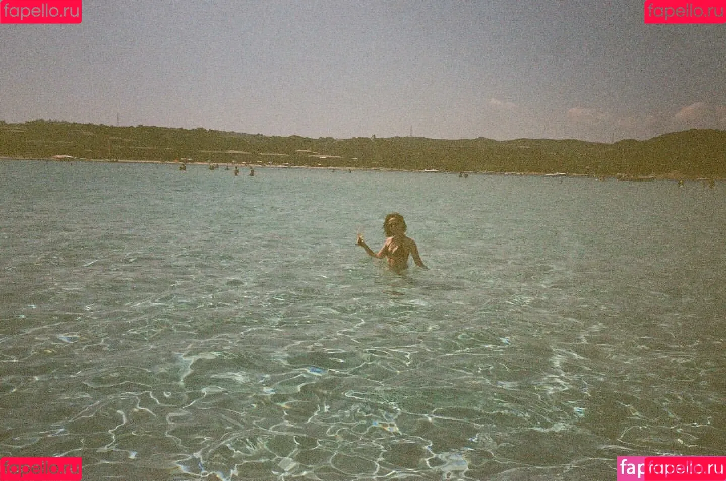 Zoey Deutch / zoeydeutch Onlyfans Photo Gallery 