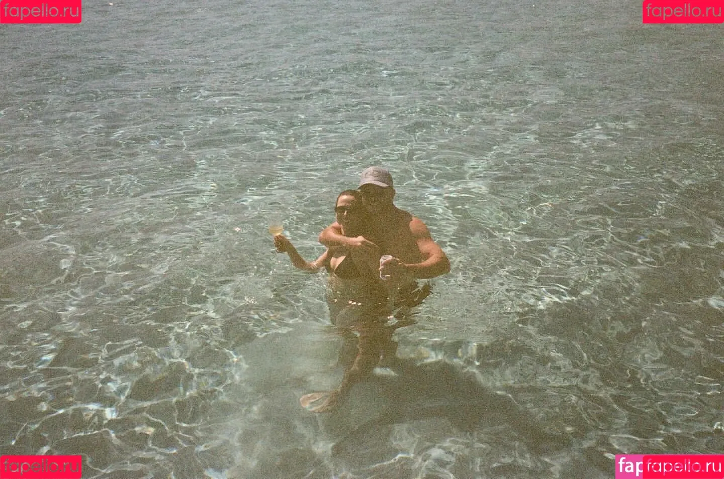 Zoey Deutch / zoeydeutch Onlyfans Photo Gallery 