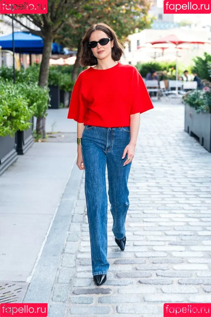 Zoey Deutch / zoeydeutch Onlyfans Photo Gallery 