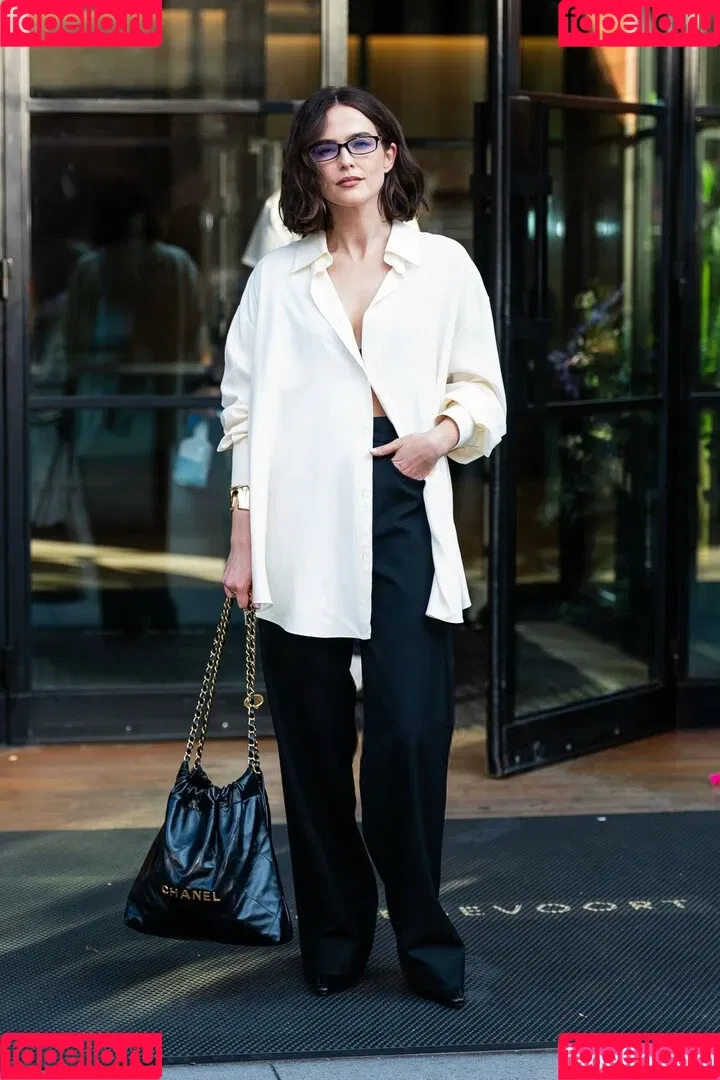 Zoey Deutch / zoeydeutch Onlyfans Photo Gallery 