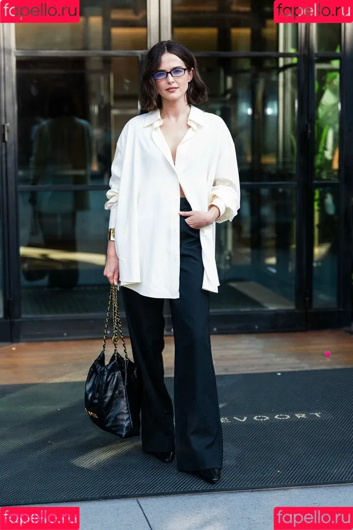 Zoey Deutch / zoeydeutch Onlyfans Photo Gallery 