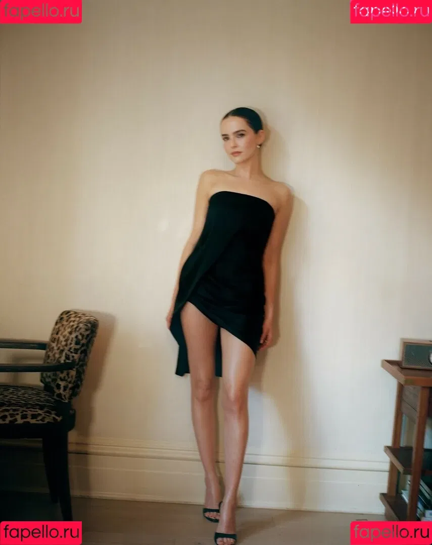 Zoey Deutch / zoeydeutch Onlyfans Photo Gallery 