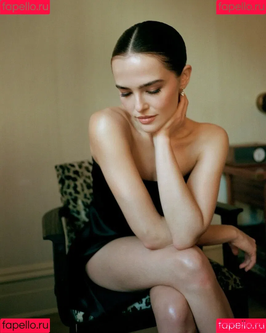 Zoey Deutch / zoeydeutch Onlyfans Photo Gallery 