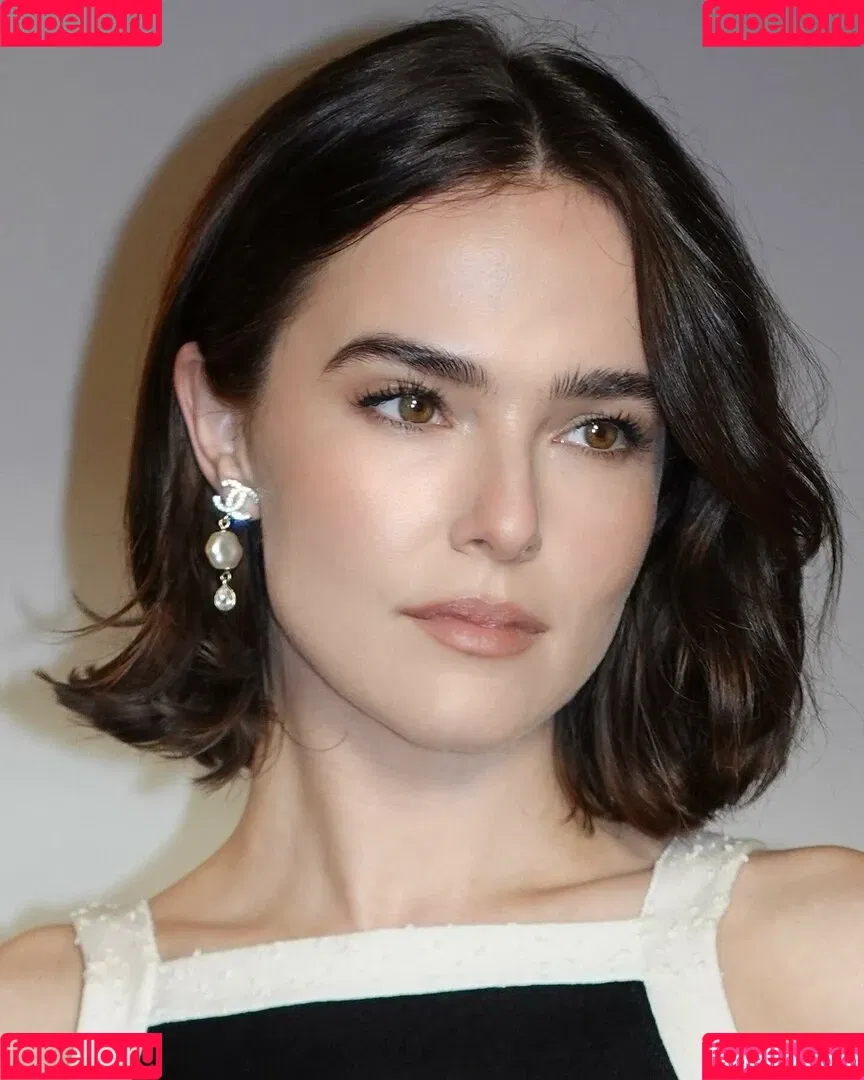 Zoey Deutch / zoeydeutch Onlyfans Photo Gallery 