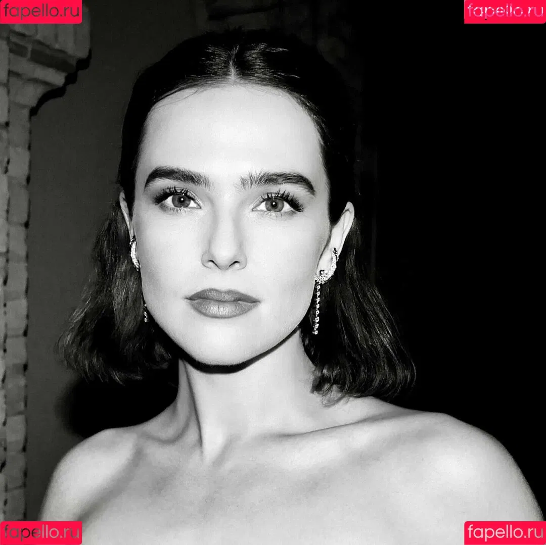 Zoey Deutch / zoeydeutch Onlyfans Photo Gallery 