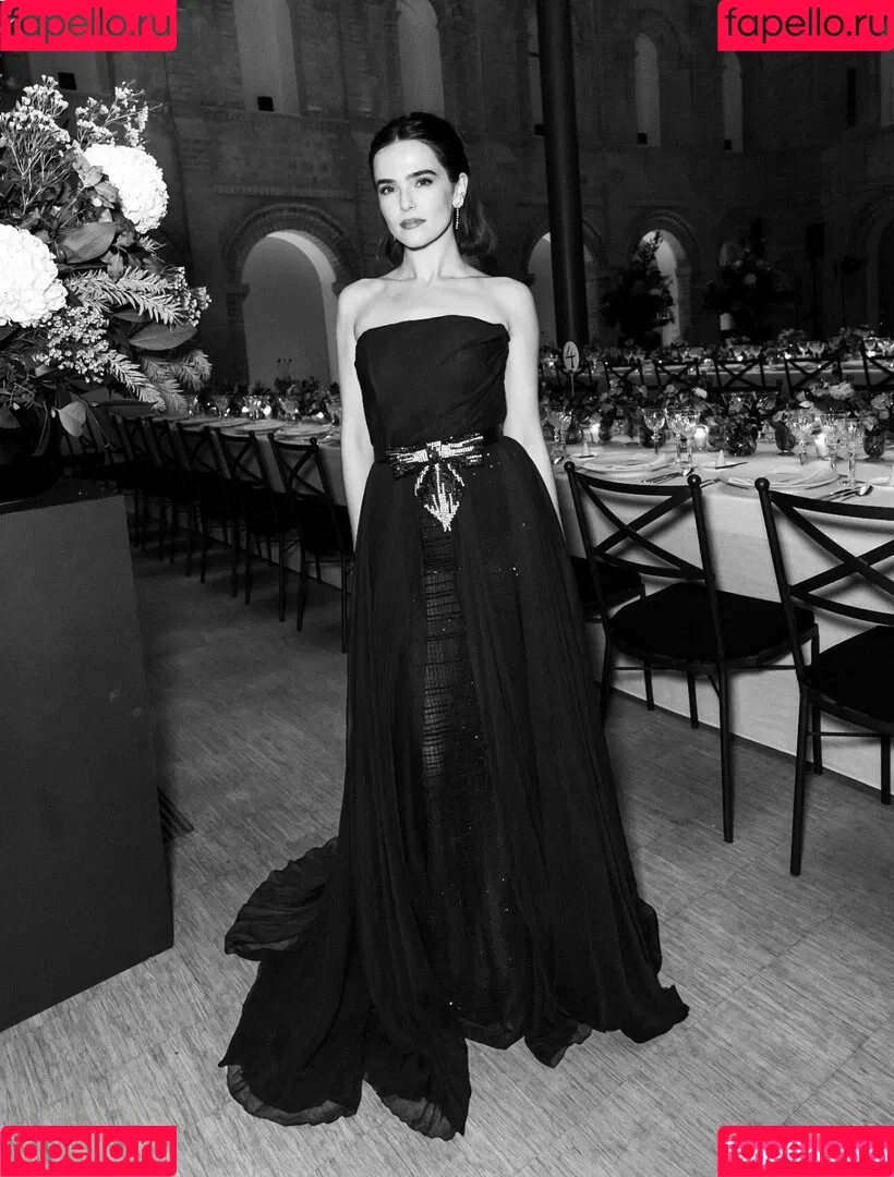 Zoey Deutch / zoeydeutch Onlyfans Photo Gallery 