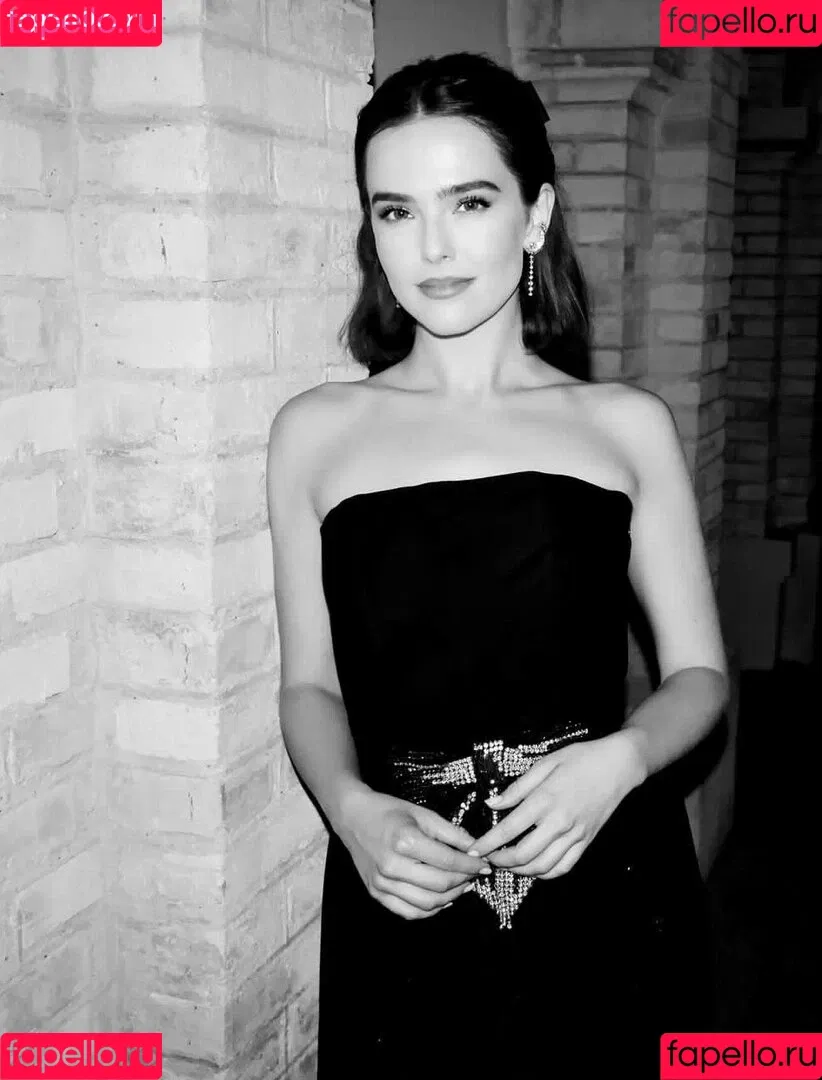 Zoey Deutch / zoeydeutch Onlyfans Photo Gallery 