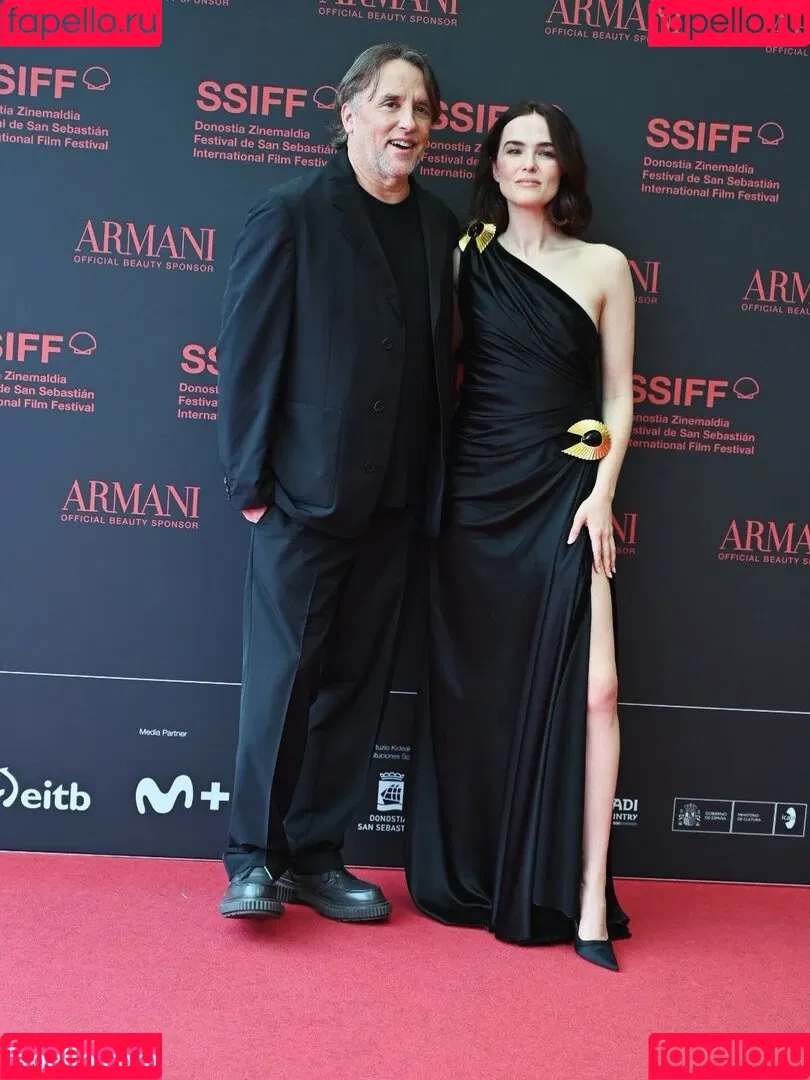 Zoey Deutch / zoeydeutch Onlyfans Photo Gallery 