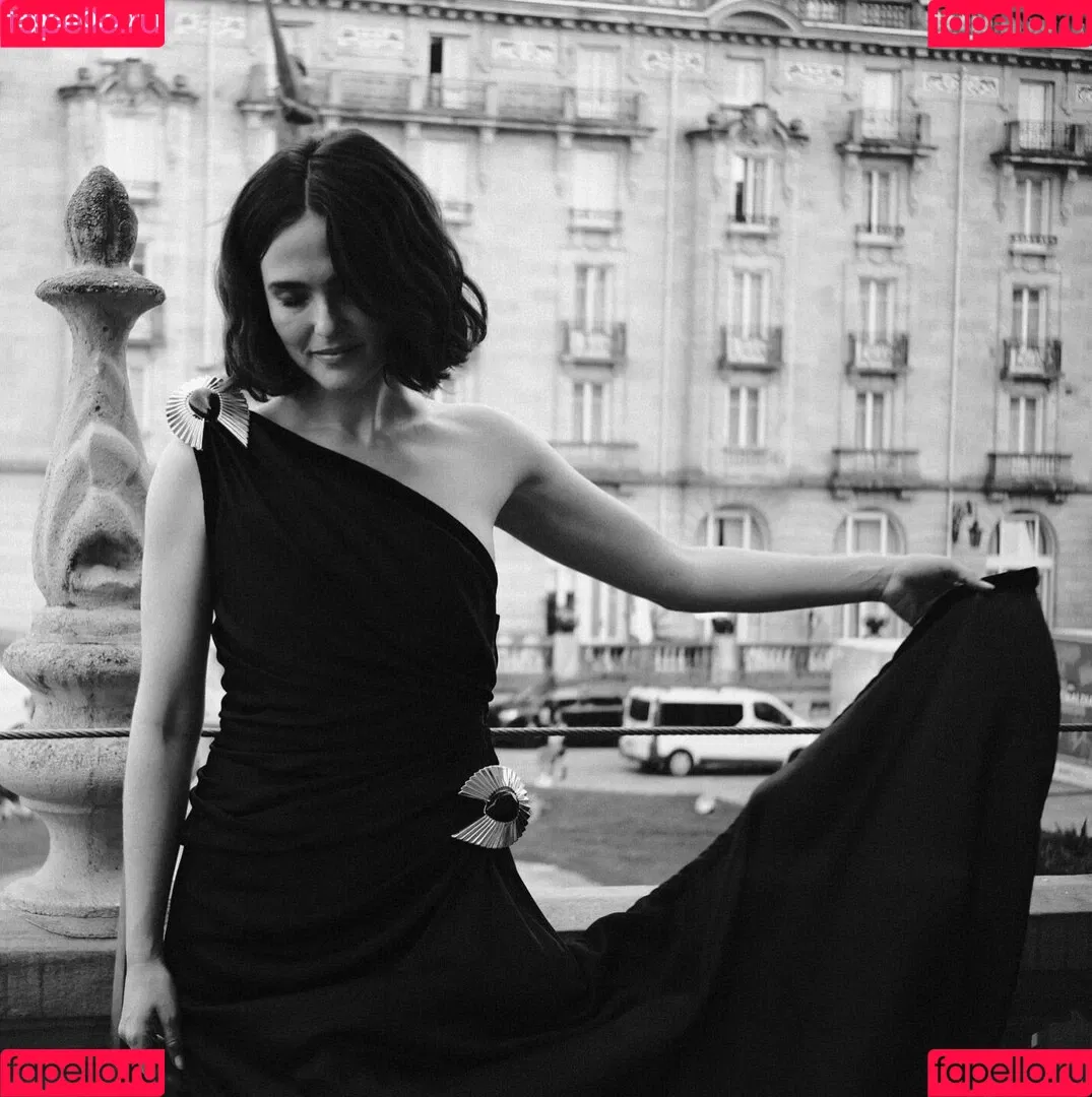 Zoey Deutch / zoeydeutch Onlyfans Photo Gallery 