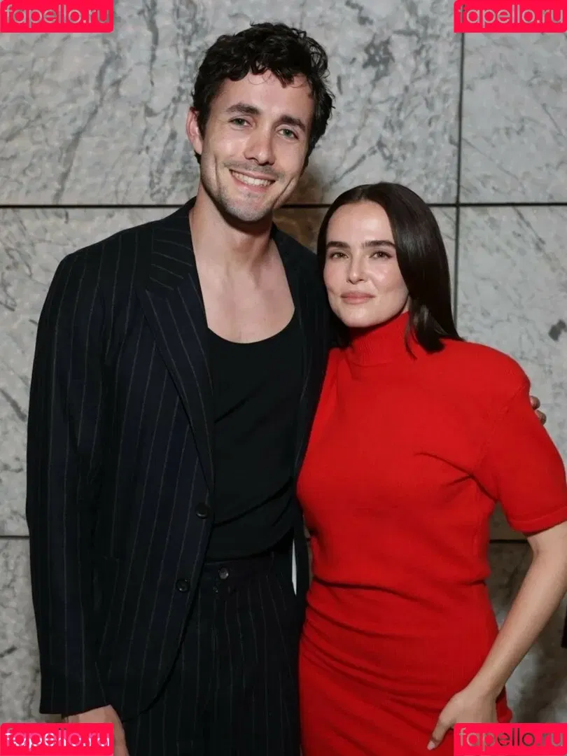 Zoey Deutch / zoeydeutch Onlyfans Photo Gallery 