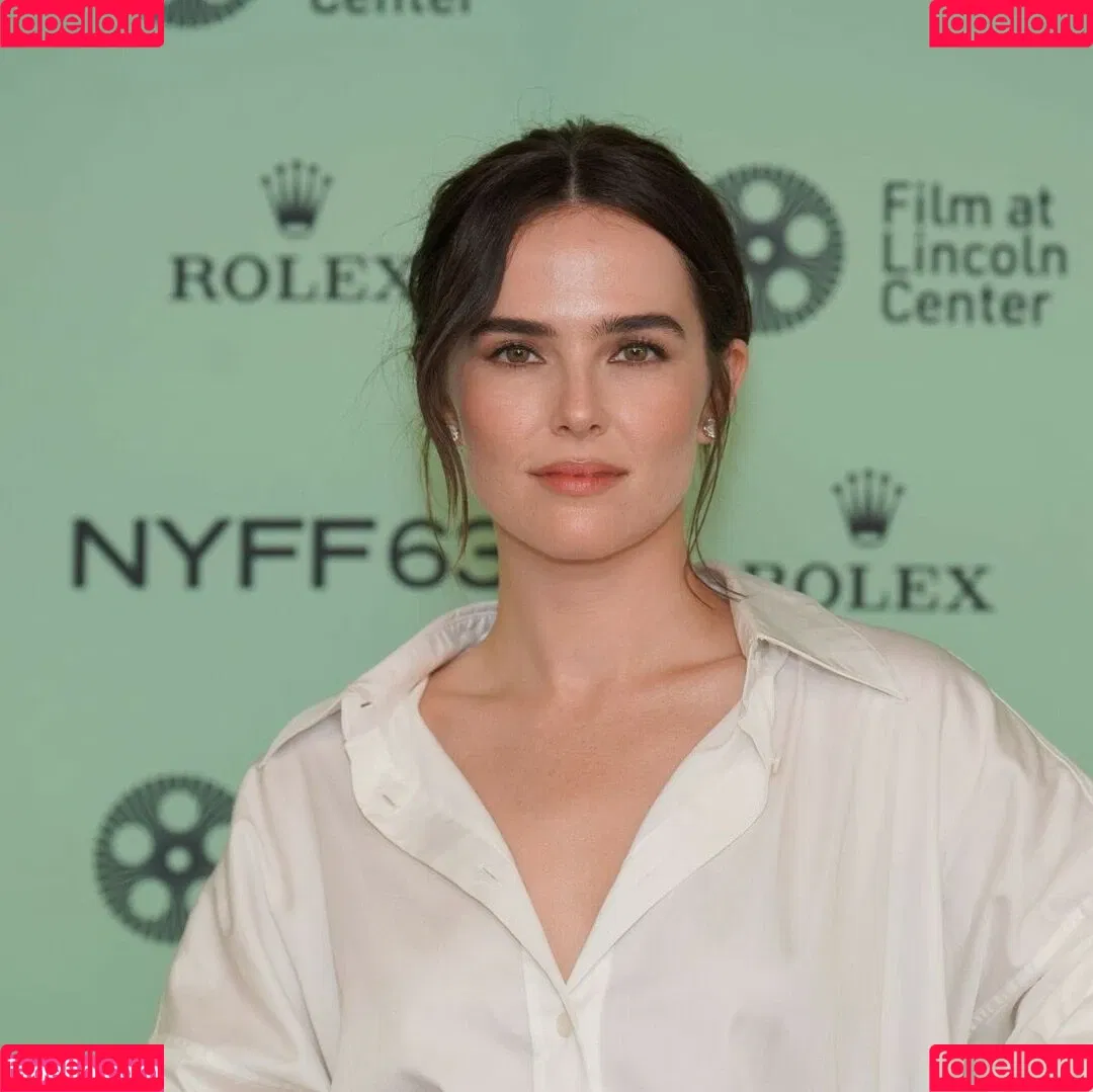 Zoey Deutch / zoeydeutch Onlyfans Photo Gallery 