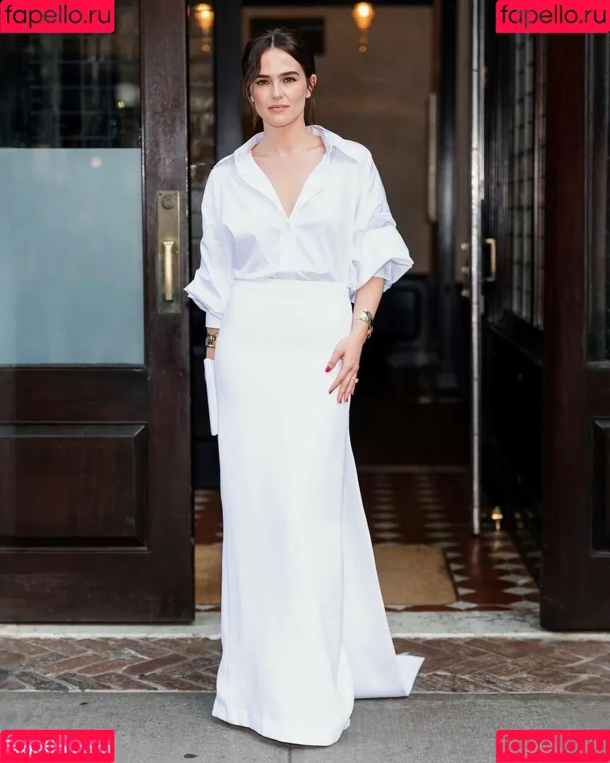 Zoey Deutch / zoeydeutch Onlyfans Photo Gallery 