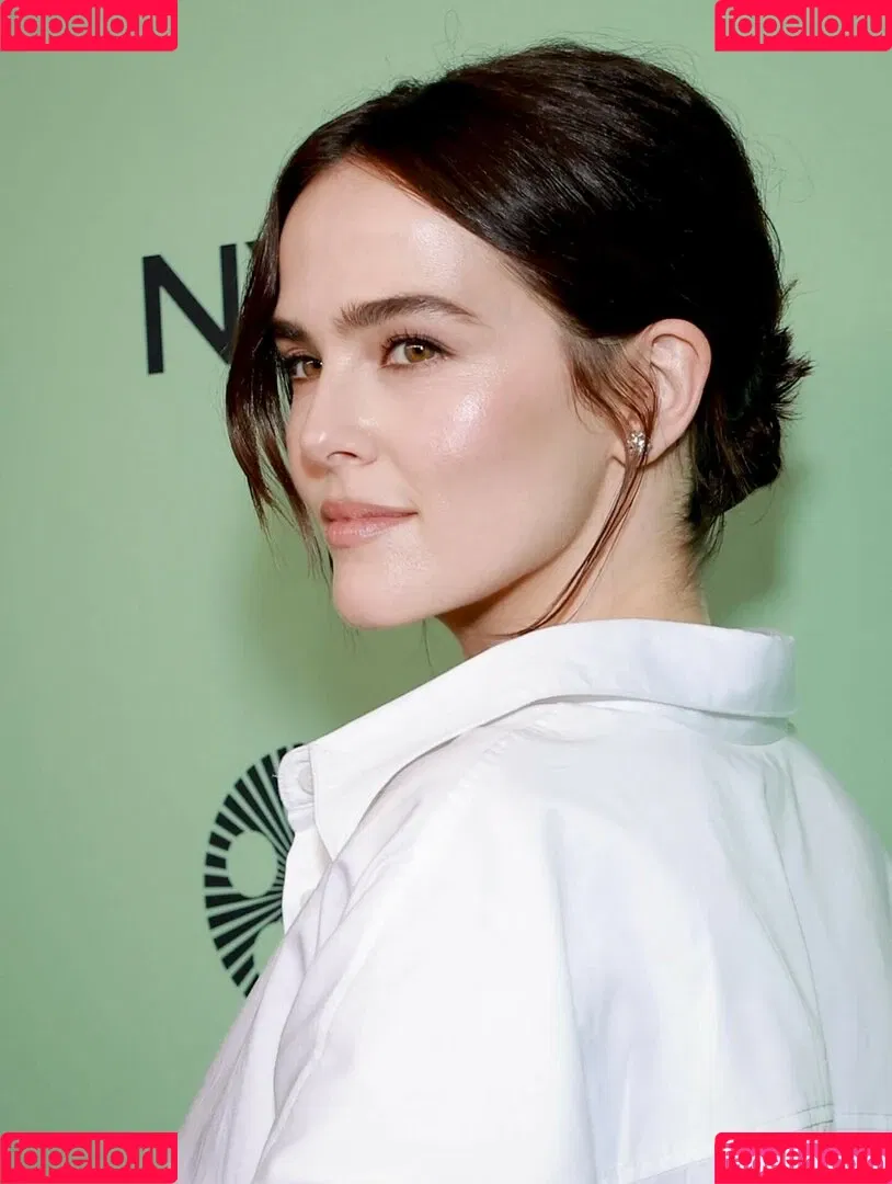 Zoey Deutch / zoeydeutch Onlyfans Photo Gallery 