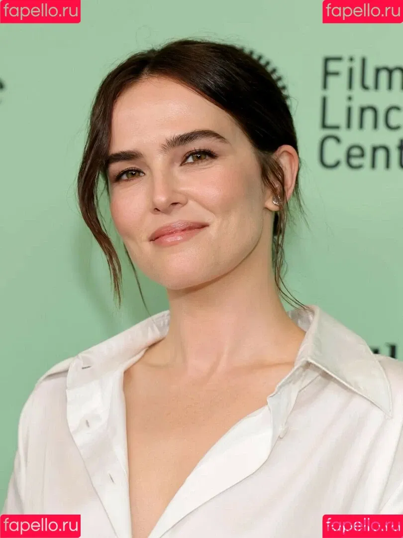 Zoey Deutch / zoeydeutch Onlyfans Photo Gallery 