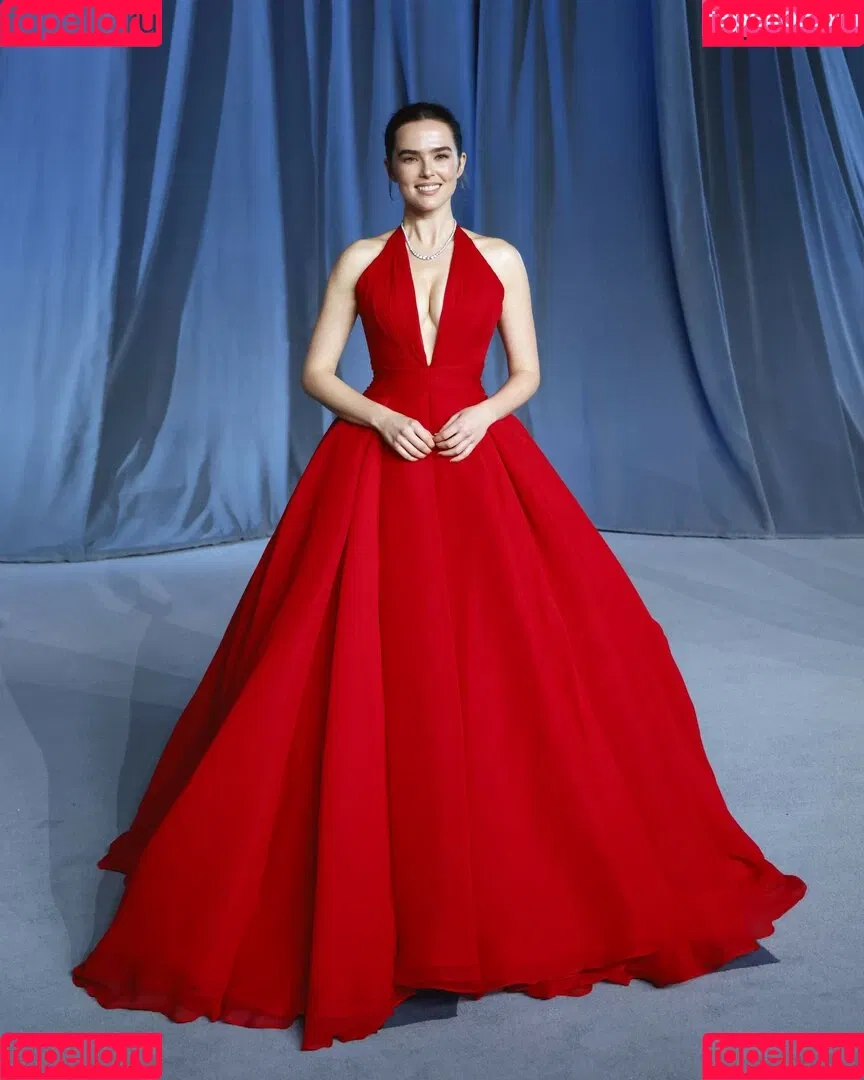 Zoey Deutch / zoeydeutch Onlyfans Photo Gallery 