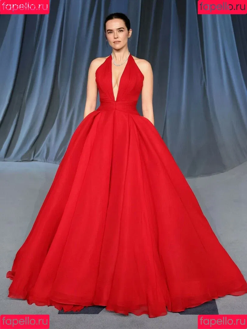 Zoey Deutch / zoeydeutch Onlyfans Photo Gallery 