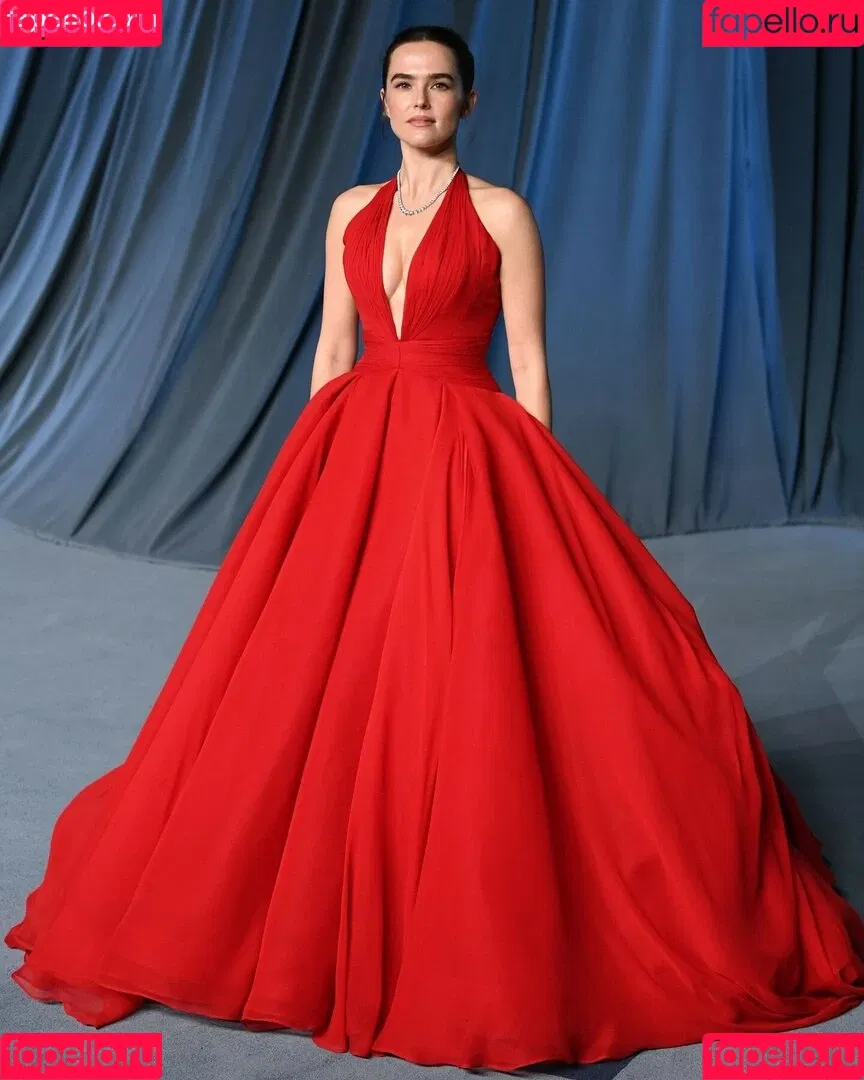 Zoey Deutch / zoeydeutch Onlyfans Photo Gallery 