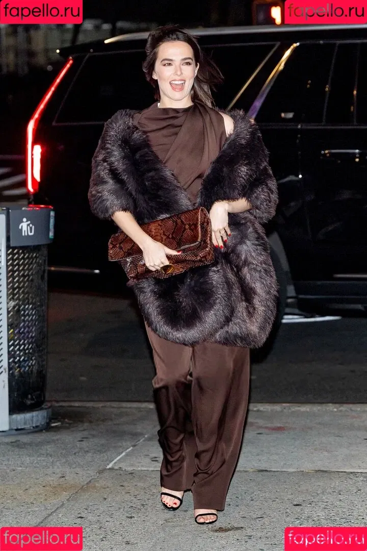 Zoey Deutch / zoeydeutch Onlyfans Photo Gallery 