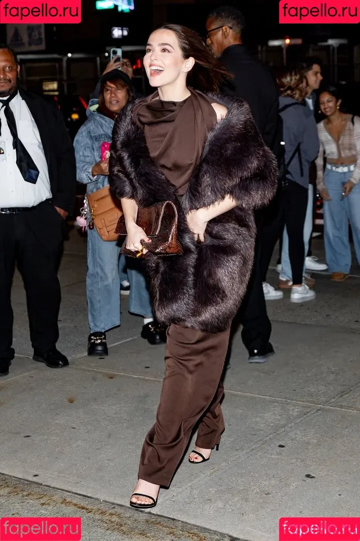 Zoey Deutch / zoeydeutch Onlyfans Photo Gallery 