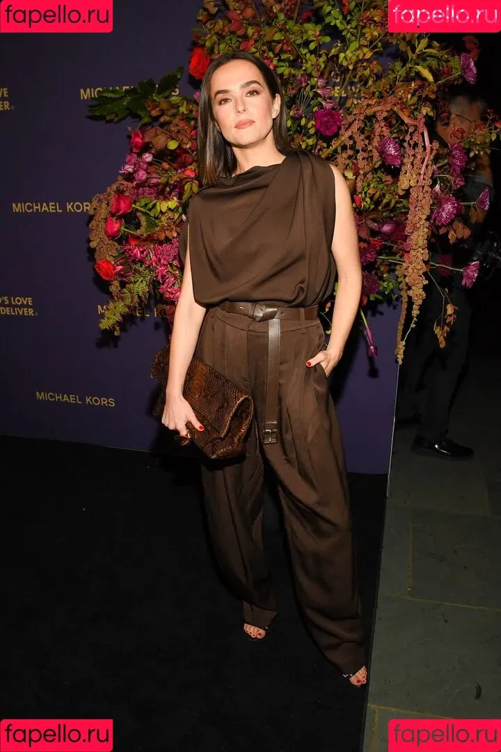 Zoey Deutch / zoeydeutch Onlyfans Photo Gallery 