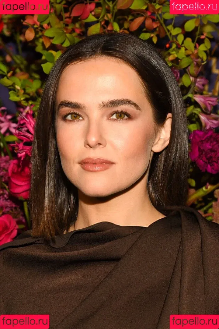 Zoey Deutch / zoeydeutch Onlyfans Photo Gallery 