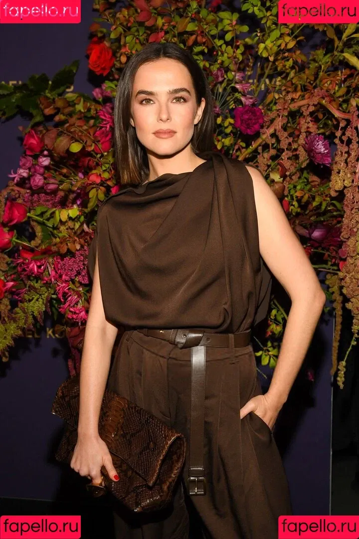 Zoey Deutch / zoeydeutch Onlyfans Photo Gallery 