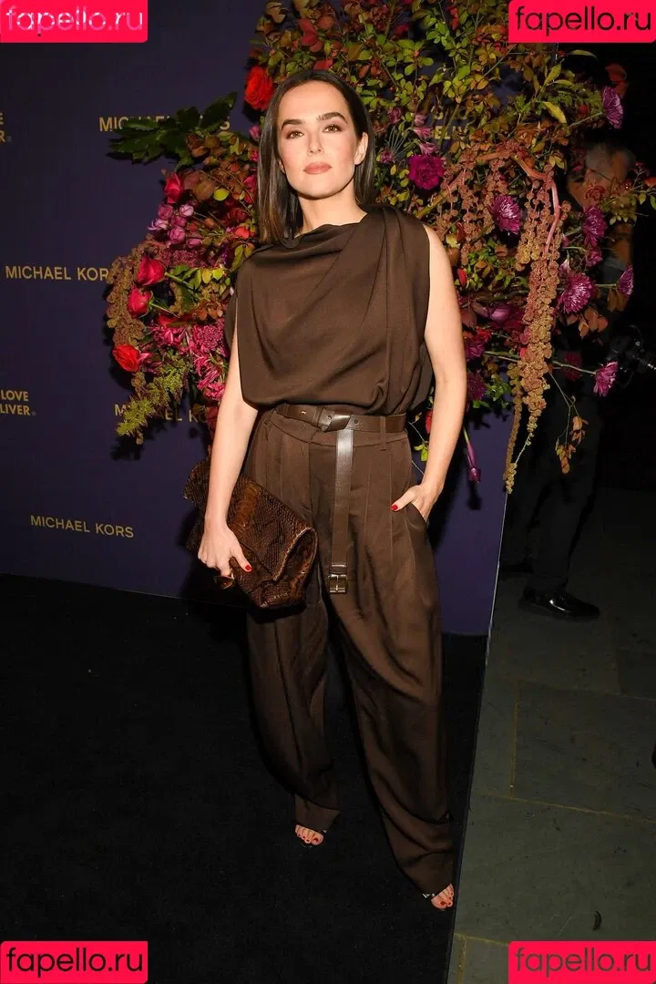 Zoey Deutch / zoeydeutch Onlyfans Photo Gallery 