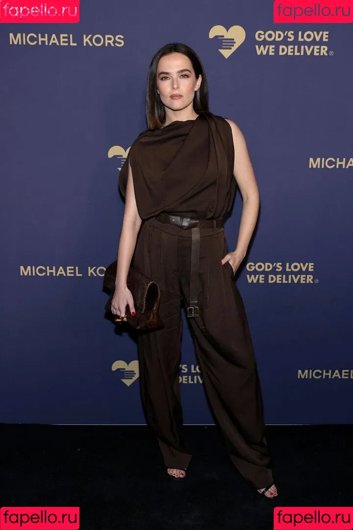 Zoey Deutch / zoeydeutch Onlyfans Photo Gallery 