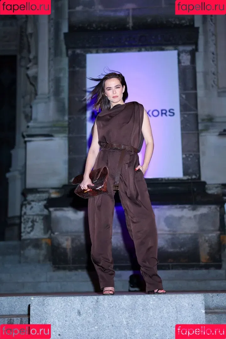 Zoey Deutch / zoeydeutch Onlyfans Photo Gallery 