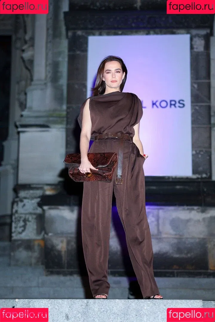 Zoey Deutch / zoeydeutch Onlyfans Photo Gallery 