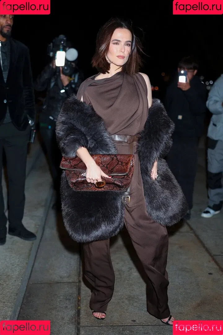 Zoey Deutch / zoeydeutch Onlyfans Photo Gallery 