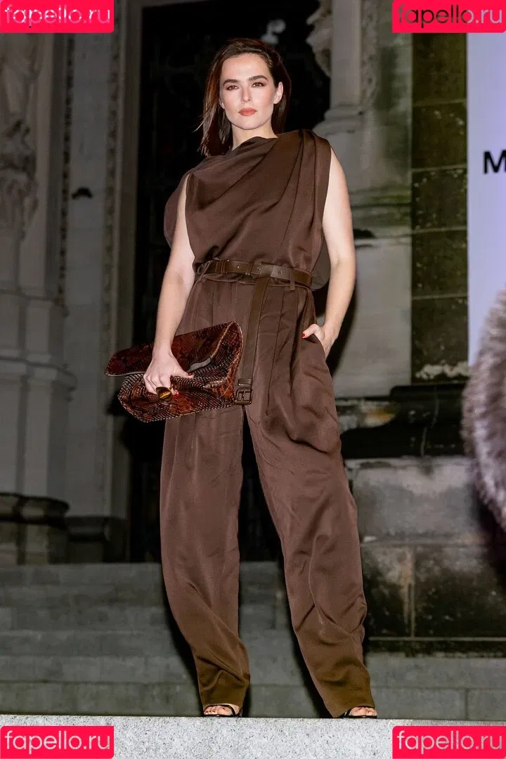 Zoey Deutch / zoeydeutch Onlyfans Photo Gallery 