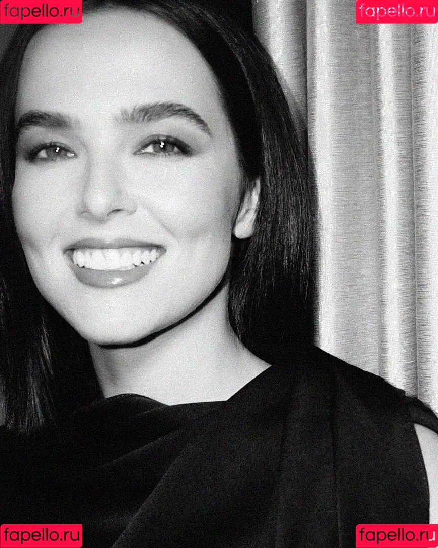 Zoey Deutch / zoeydeutch Onlyfans Photo Gallery 