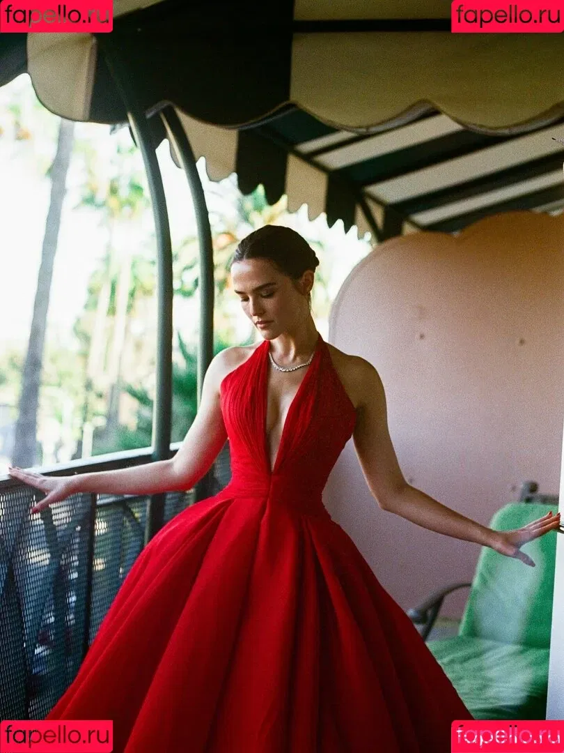 Zoey Deutch / zoeydeutch Onlyfans Photo Gallery 