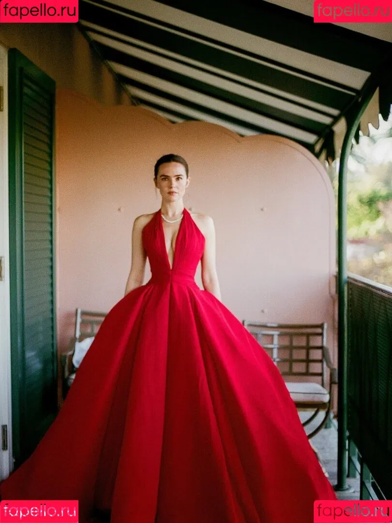 Zoey Deutch / zoeydeutch Onlyfans Photo Gallery 